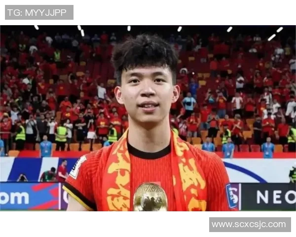 男足球星打造独特美甲造型 展现个性与时尚的完美融合