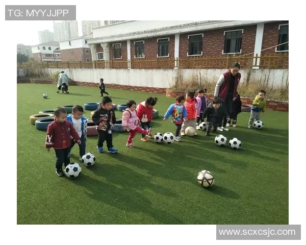 足球明星宝宝成长记：从球场到家庭的幸福瞬间与未来希望